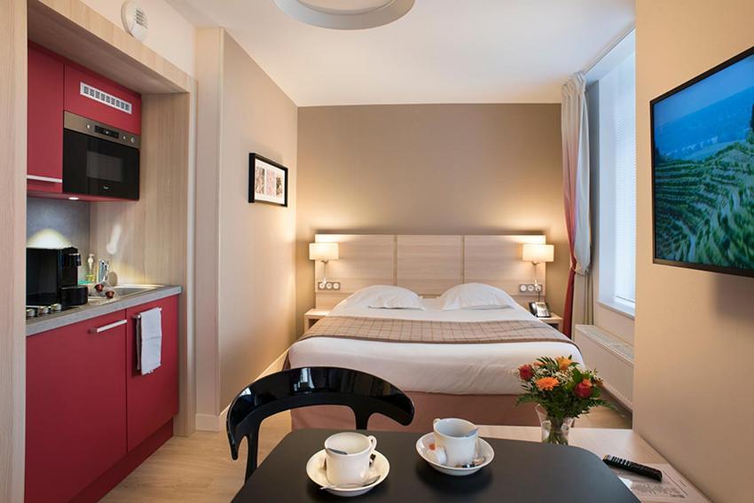 Domitys - Le Carillon D'Or Aparthotel Maubeuge Exterior foto